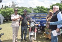 Autonomisation de la femme : la GIZ offre des tricycles aux groupements agricoles féminines de la région de la Mé.