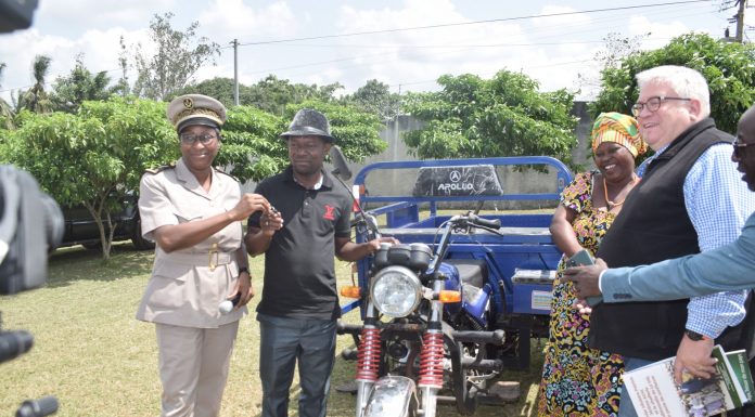 Autonomisation de la femme : la GIZ offre des tricycles aux groupements agricoles féminines de la région de la Mé.