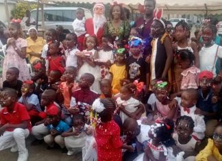 Arbre de Noel édition 2022 à Yopougon : Kadhy Sylla égaie plus de 400 enfants