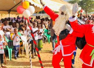 Arbre de Noel édition 2022 à Séguéla : Dr M’Bahia Maférima Bamba donne le sourire aux enfants de plus de 600 familles
