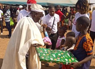 Festival culturel Wê Badjouhonan5 : Le père noël donne du sourire aux enfants à Ziondrou