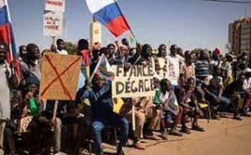 Burkina Faso : Des milliers de personnes ont manifesté pour la souveraineté à Ouagadougou