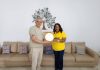 Culture/ Distinction: l’Ambassadeur palestinien en Côte d’Ivoire Abdal Karim Ewaida reçoit un prix après les journées culturelles arabes .