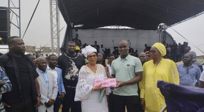 Reconnaissance / Pour leur loyauté : le Député- maire Issouf Doumbia et son conseil municipal célèbrent plus de 10 000 femmes de Bingerville.