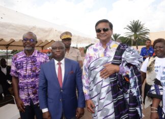 Mission de paix/Avant son départ de la Côte d’Ivoire : l’ancien compagnon de Nelson Mandela s’est entretenu avec Bedié et Gbagbo et s’est recueilli sur la tombe d’Houphouët-Boigny.