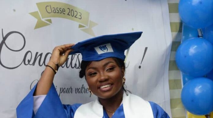 Formation : Coulibaly Rayane Grâce Yasmine obtient la mention très bien en Master Sciences et Techniques des Activités Socio-éducative (STASE) OPTION Andragogie.