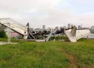 Côte d’Ivoire / Palais de la Culture d’Abidjan : Le premier avion Fokker F27 de Félix Houphouët-Boigny pourrit sous nos yeux
