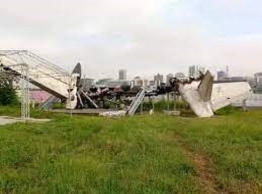 Côte d’Ivoire / Palais de la Culture d’Abidjan : Le premier avion Fokker F27 de Félix Houphouët-Boigny pourrit sous nos yeux