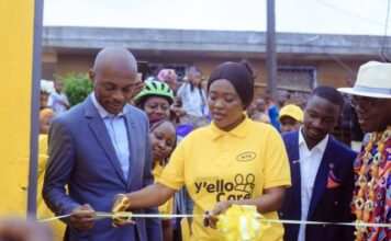 21 Days of Yello care : MTN CI offre une unité de production d’Attiéké aux femmes d’Azito village dans la commune de Yopougon