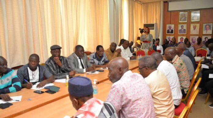 Football / Pour la redynamisation du football amateur : la FIF octroie la somme de 240 millions de FCFA aux 12 ligues régionales