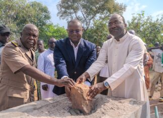 Côte d’Ivoire-Région du Bounkani / Pose de la première pierre de l’Eglise Catholique d’Ondéfidouo : Dr Michel Noufé exhorte les populations à la paix et à la cohésion sociale