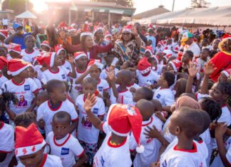 Séguéla / Arbre de Noël 2023 : Dr Bamba Maférima gâte plus de 2000 enfants de la commune