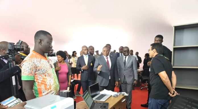 Côte d’Ivoire / CAN 2023 : Le ministre Amadou Coulibaly visite le site principal de la presse au Palais de la Culture de Treichville