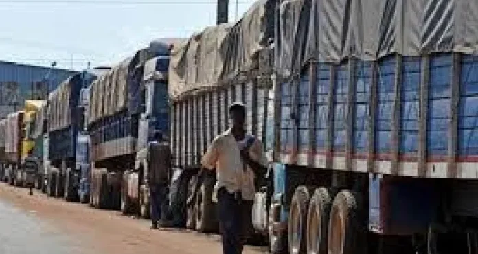 Côte d’Ivoire : La circulation interdite aux véhicules poids lourds de plus de 10 tonnes sur l’autoroute du Nord Abidjan-Yamoussoukro-Bouaké