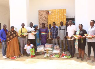 Rencontre interreligieuse pour la solidarité : UCJG distribue des kits alimentaires à ses membres chrétiens et musulmans.