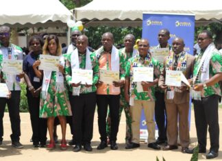 Une journée d’excellence au Lycée Municipal 1 d’Attecoubé : Honorer le dévouement et célébrer l’excellence »