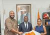 ÉQUIPEMENTS SPORTIFS : La marque NUBA présente ses équipements made in Côte d’Ivoire au Ministre Adjé Silas METCH