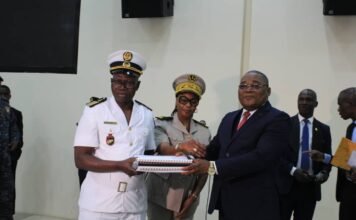 Affaires Maritimes en Côte d’Ivoire : Le Ministre SERÉY DOH présente le Manuel de Procédures à Grand-Bassam.