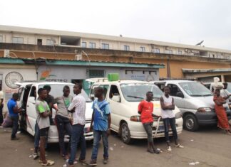 Côte d’Ivoire / Les chauffeurs de minicars de transport en commun de la ligne Abidjan-Bassam-Bonoua en grève