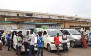 Côte d’Ivoire / Les chauffeurs de minicars de transport en commun de la ligne Abidjan-Bassam-Bonoua en grève