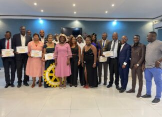 Océan Rotary club de Grand-Bassam : Jean Eudes Houngbedji reçoit les attributs du nouveau président des mains du président sortant IPP Gilbert Kouassi Kouamé