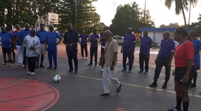 Abidjan : Bleu Charlemagne honore les pionniers du Maracana avec le titre d’instructeur international