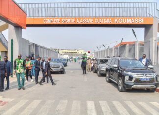 Koumassi : Le Ministre ADJE silas metch visite deux complexes sportifs