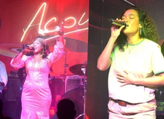 Concert live de Soukeïna Koné et Aicha Traoré : les deux artistes mettent le show à l’Acoustic Bar des Deux-Plateaux Vallon