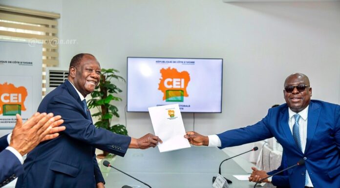 Côte d’Ivoire / Présidentielle 2025 : Le président Alassane Ouattara a officiellement déposé sa candidature à la CEI