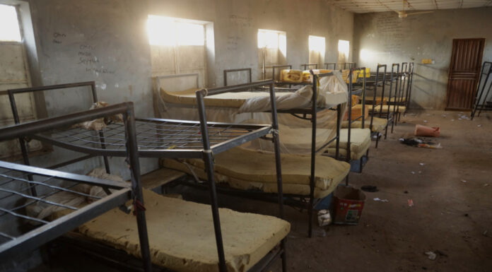 Nigeria : Détresse et inquiétude après l’enlèvement de plus de 300 élèves d’une école catholique