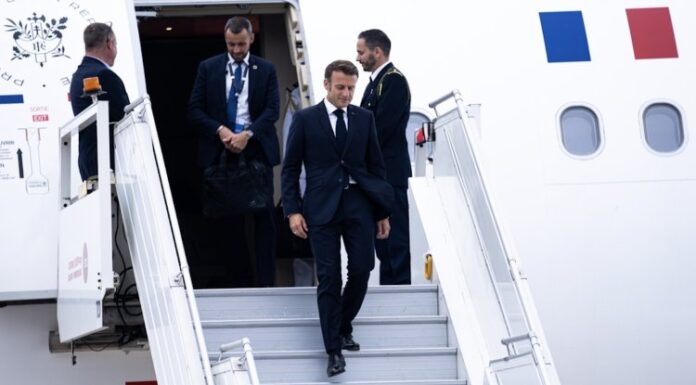 Afrique : Emmanuel Macron entame une tournée de cinq jours sur le continent africain