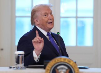 Donald Trump menace le Nigeria de nouvelles frappes pour » massacre de chrétiens »