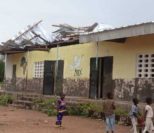 Côte d’Ivoire / Région du Bounkani : A 10 jours de l’examen de l’entrée en 6ème, une tornade emporte la toiture des classes de l’école primaire publique à Kokpingué