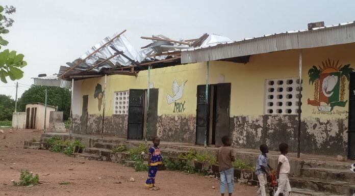 Côte d’Ivoire / Région du Bounkani : A 10 jours de l’examen de l’entrée en 6ème, une tornade emporte la toiture des classes de l’école primaire publique à Kokpingué