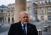 La Cour pénale internationale destitue son procureur Karim Khan