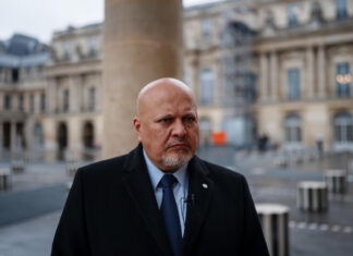 La Cour pénale internationale destitue son procureur Karim Khan