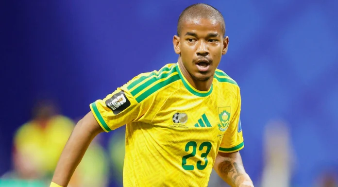 Le football sud-africain est en deuil : Jayden Adams, milieu de terrain des Bafana Bafana est décédé ce samedi 11 juillet à l’âge de 25 ans