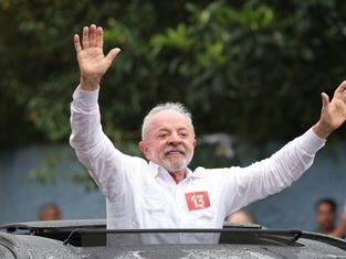 Élection présidentielle au Brésil : Lula da Silva réélu