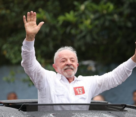 Élection présidentielle au Brésil : Lula da Silva réélu